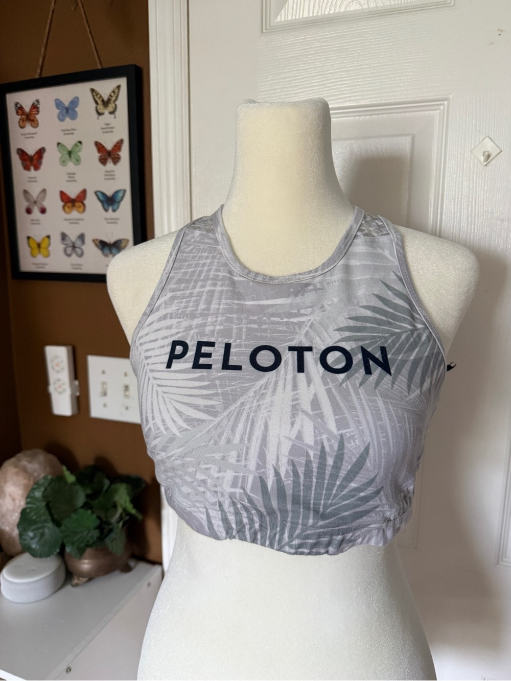 Peloton Leaf Printed Sports Bra on 'Wear It To Heart' Bra / Size M